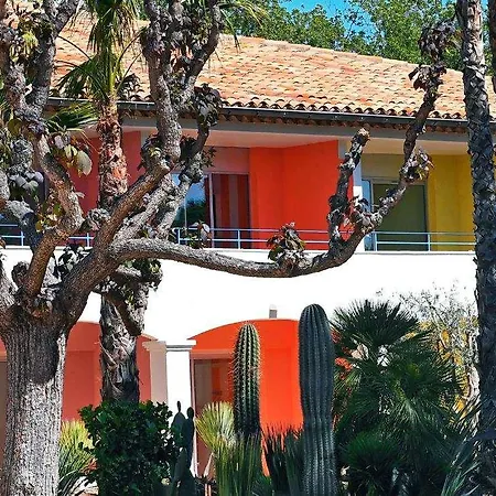 Casarose Hotel